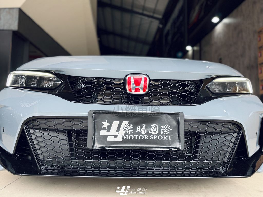 LINE_ALBUM_202639_260310_18