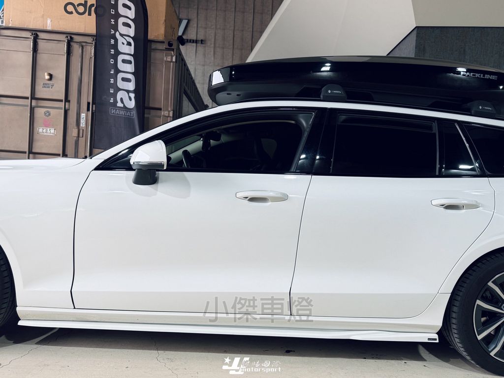 LINE_ALBUM_202639_260311_44