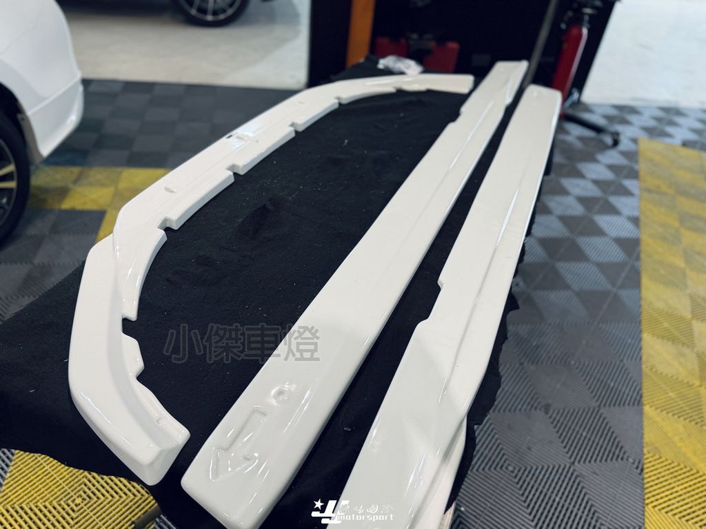 LINE_ALBUM_202639_260311_51