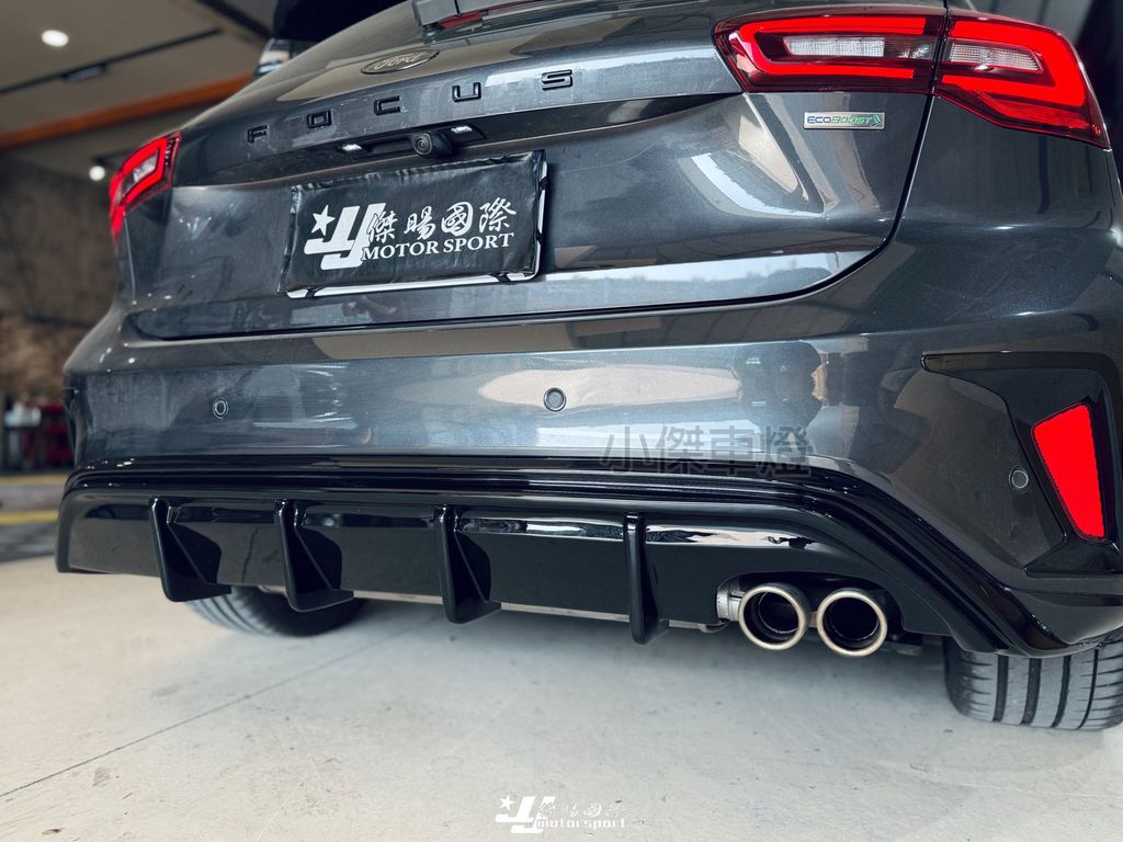 LINE_ALBUM_202639_260318_34