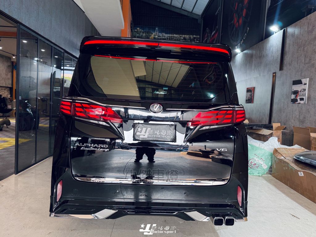 LINE_ALBUM_2026324_260330_18