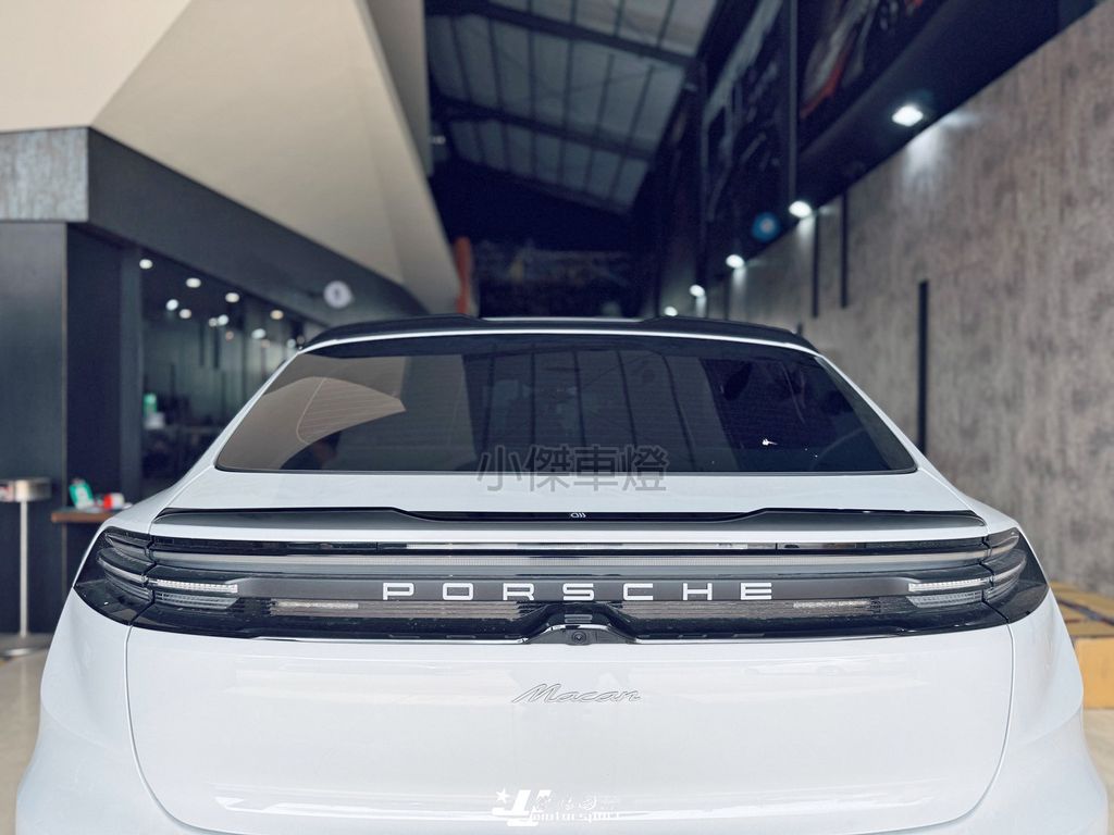 LINE_ALBUM_202642_260410_19