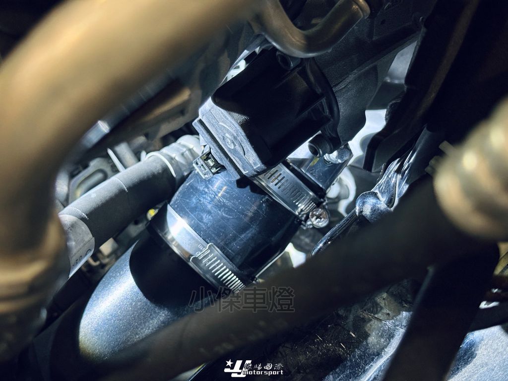 LINE_ALBUM_2026529_260605_29