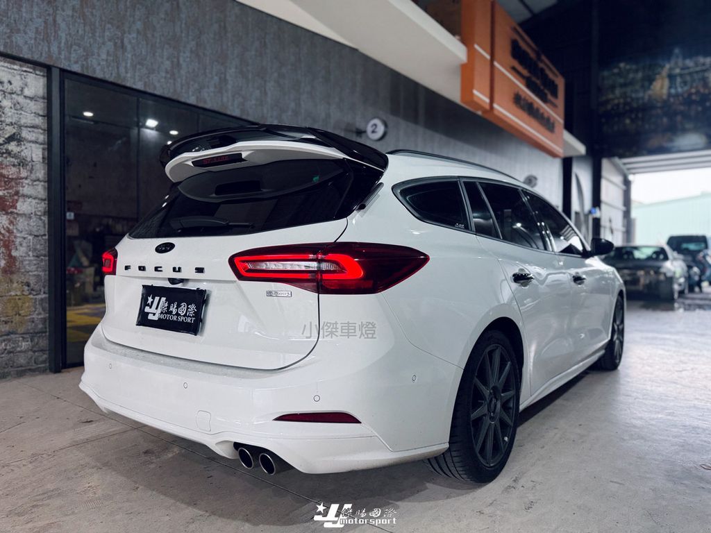 LINE_ALBUM_2026612_260618_169
