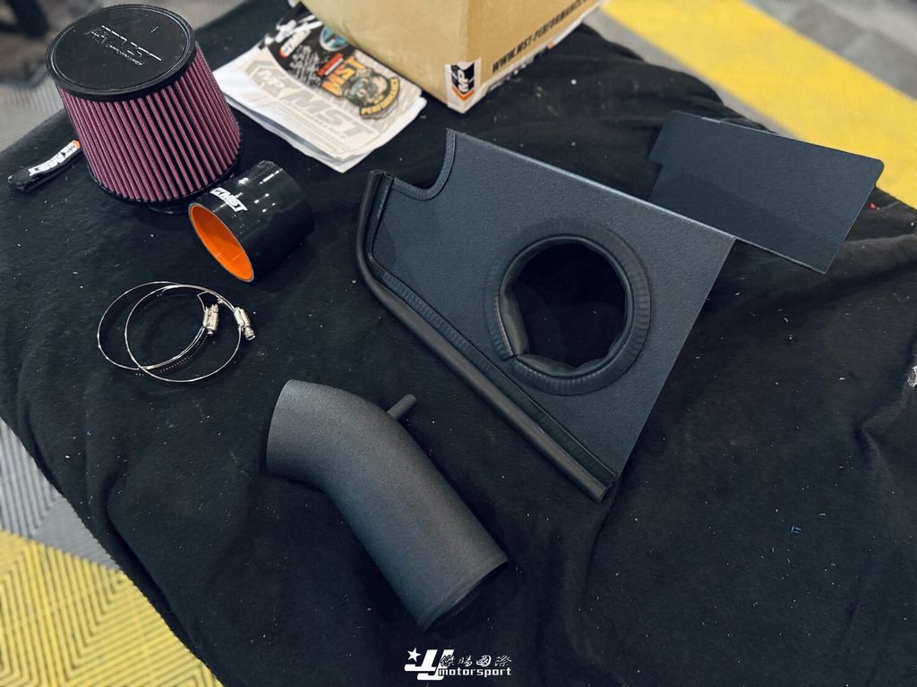 ELANTRA 18 2.0 MST (2)