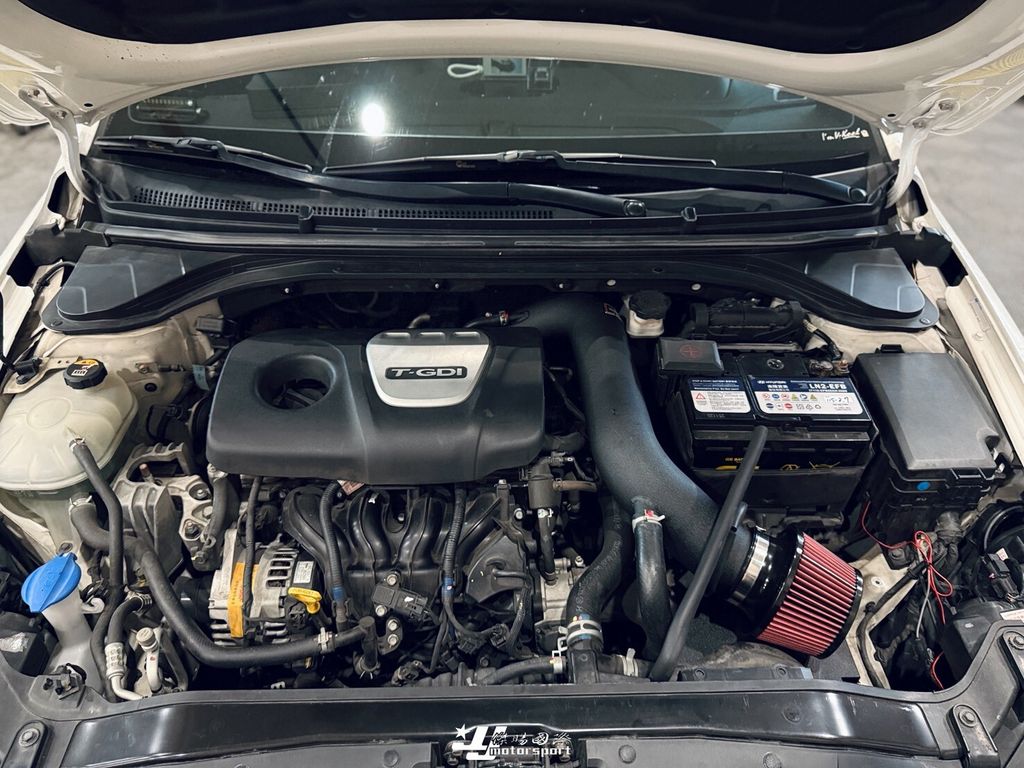 ELANTRA 18 1.6 MTS (3)