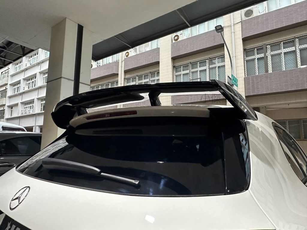 W177 ED1 尾翼-2
