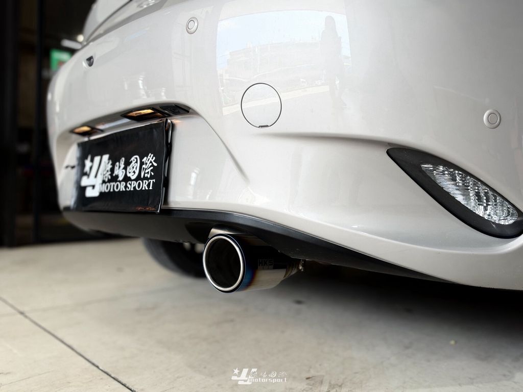 LINE_ALBUM_2026107_261008_56
