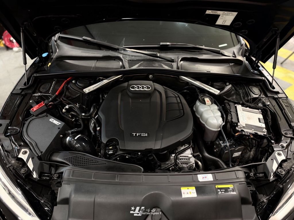 LINE_ALBUM_2026107_261013_21
