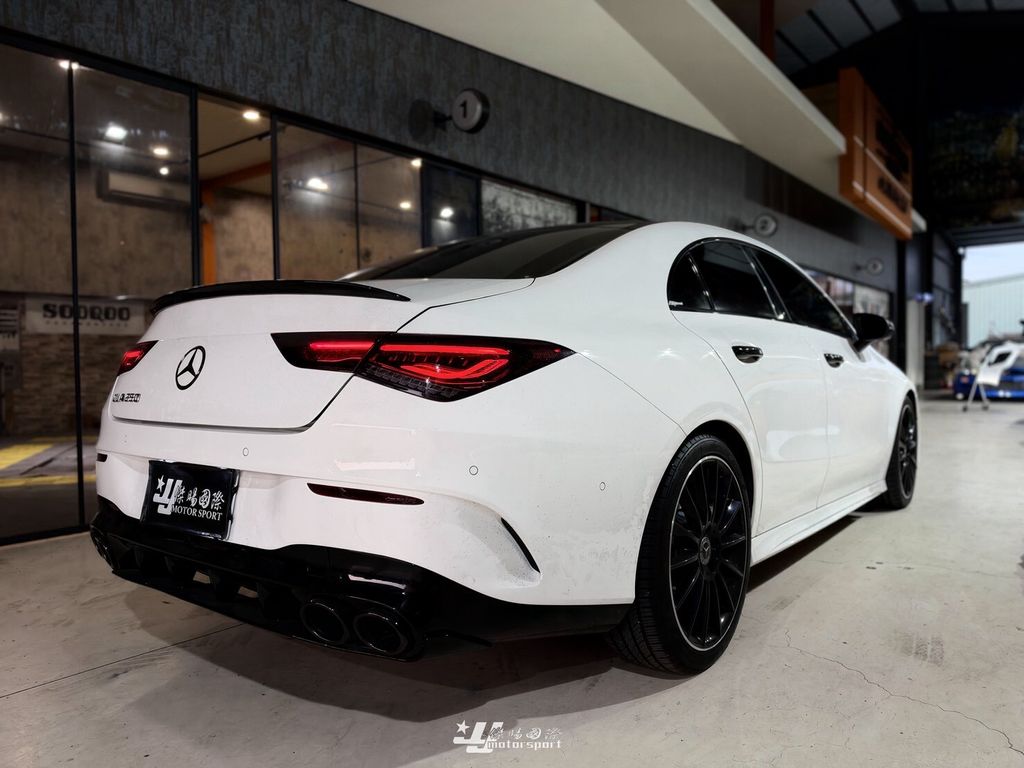 LINE_ALBUM_2026107_261013_2