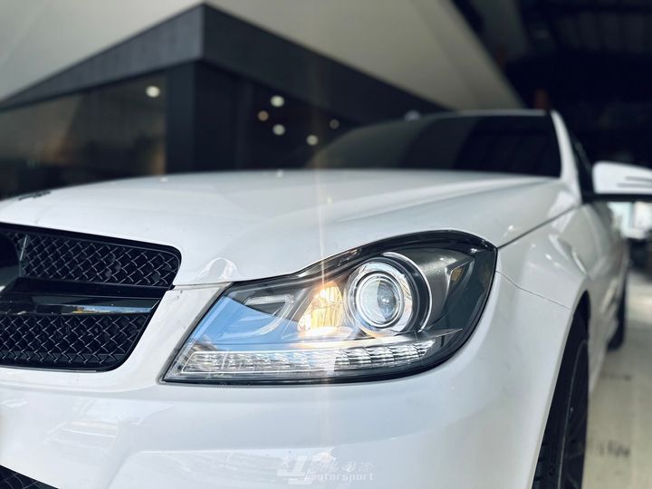 BENZ W204 C250  (1)
