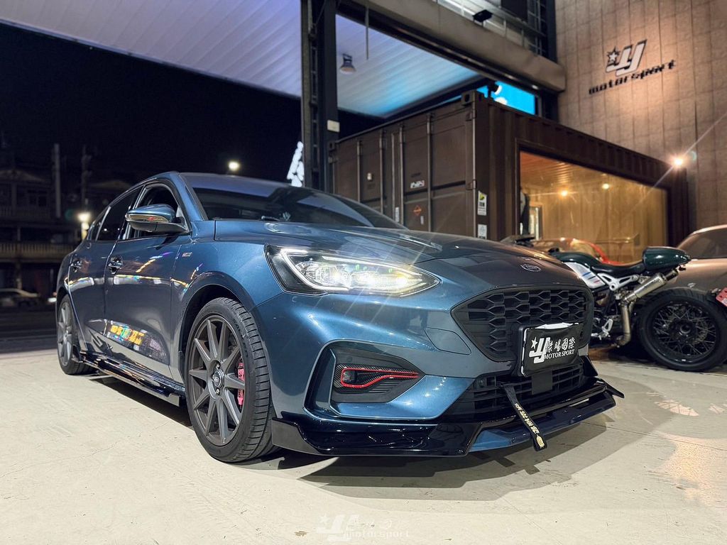 FOCUS MK4 MK4.5 ST-LINE AWK 怪獸 兩件式 前下巴 含烤漆-1