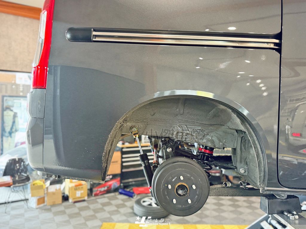 LINE_ALBUM_202626_260211_177