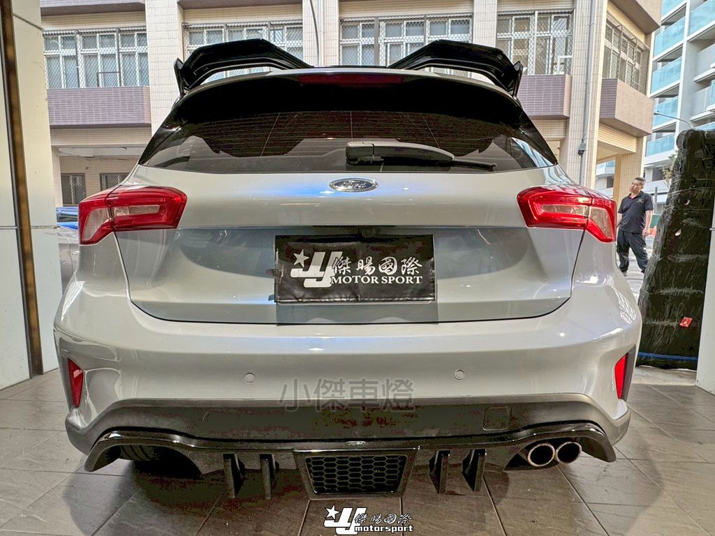 LINE_ALBUM_202626_260212_33