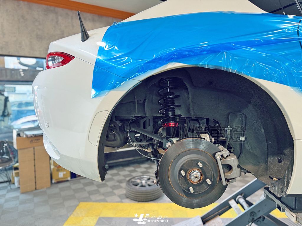 LINE_ALBUM_202626_260214_30