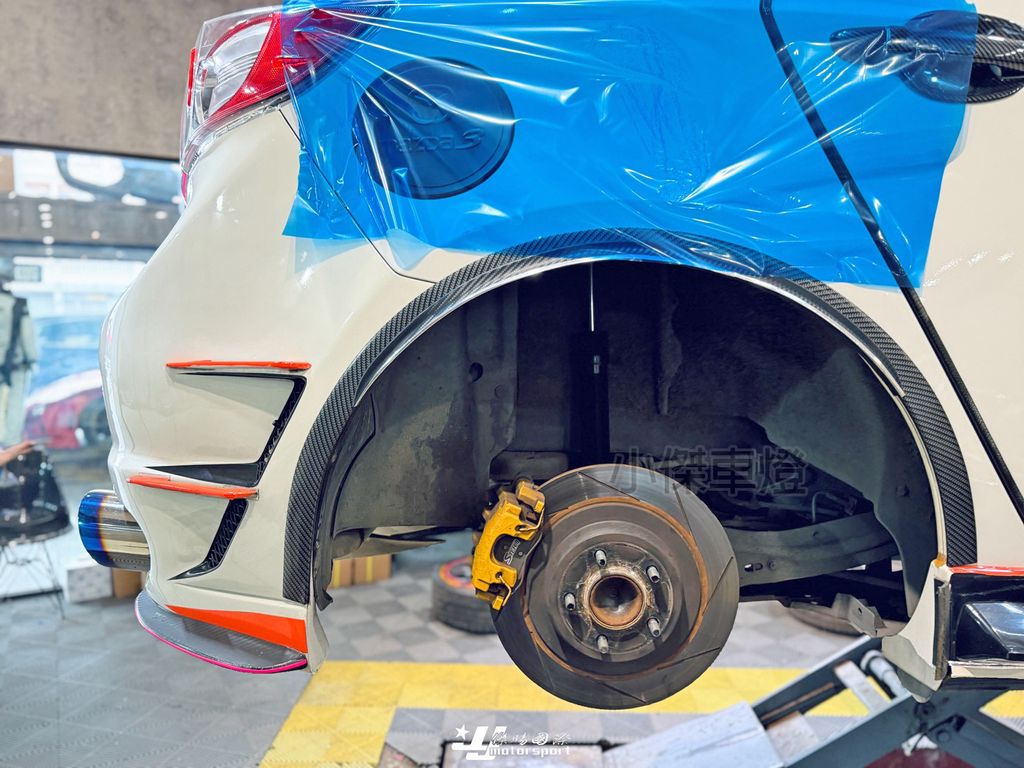 LINE_ALBUM_2026214 _1_260302_137