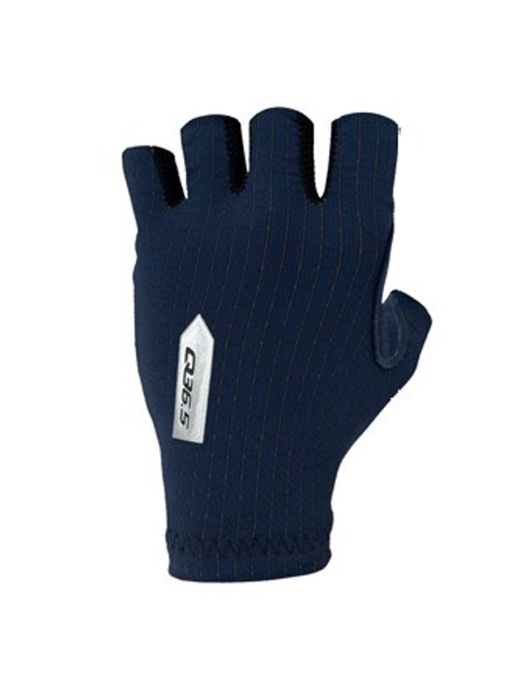 P gloves nv