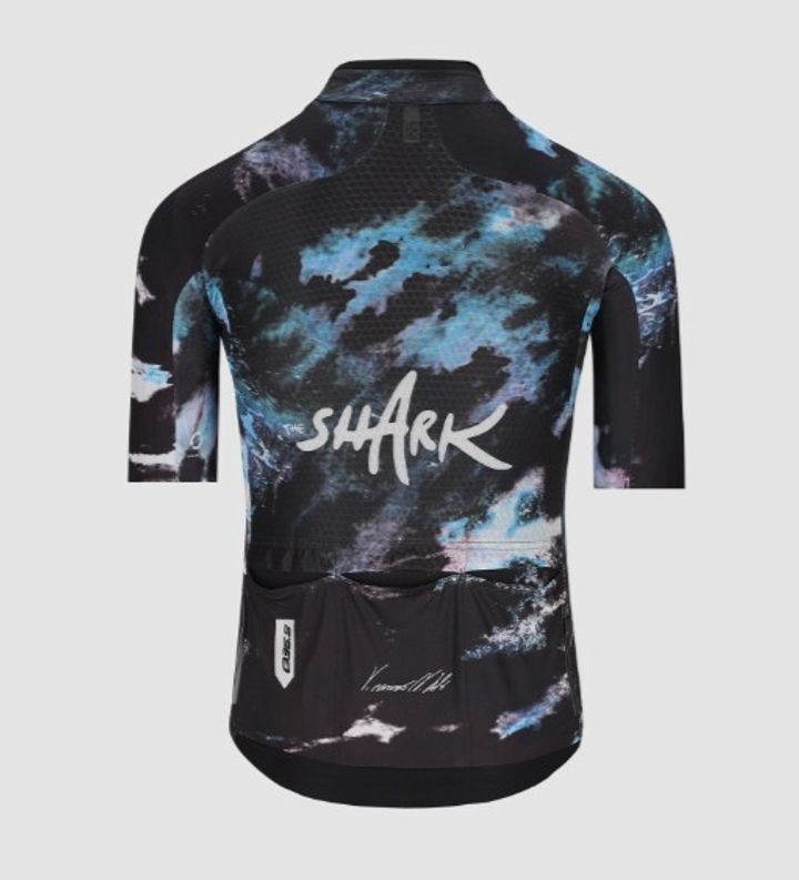 Q032shark_2