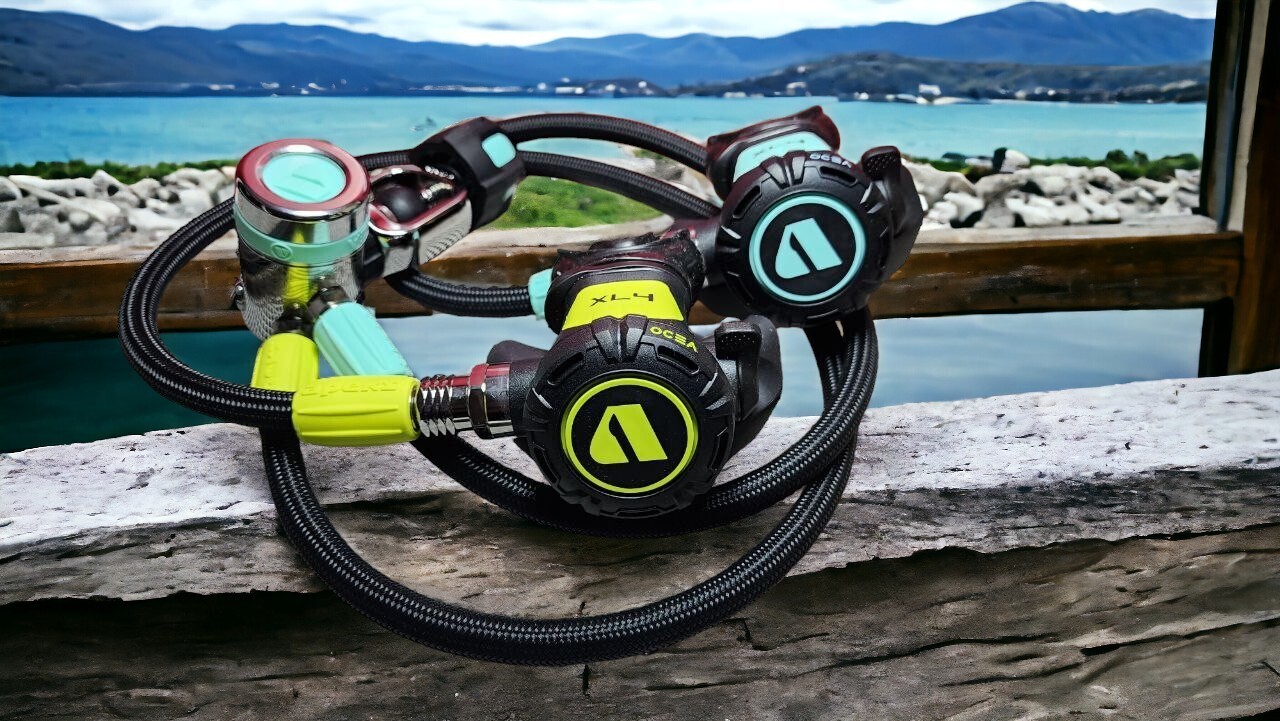 Apeks XL4 Ocea set with XL4 octopus and free single gauge , offer