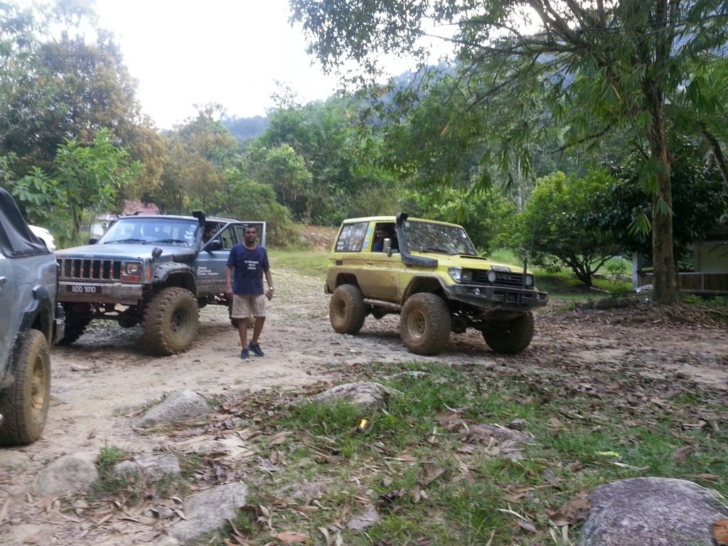 1487401526_2346536_z