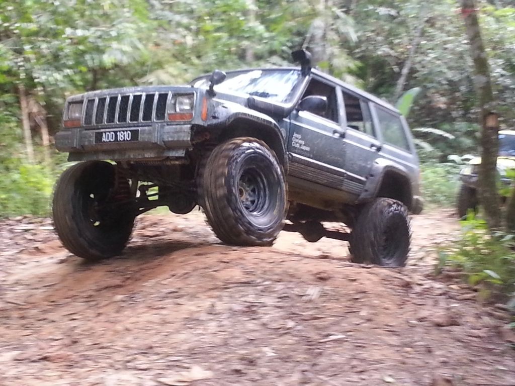 1487401526_2346537_z