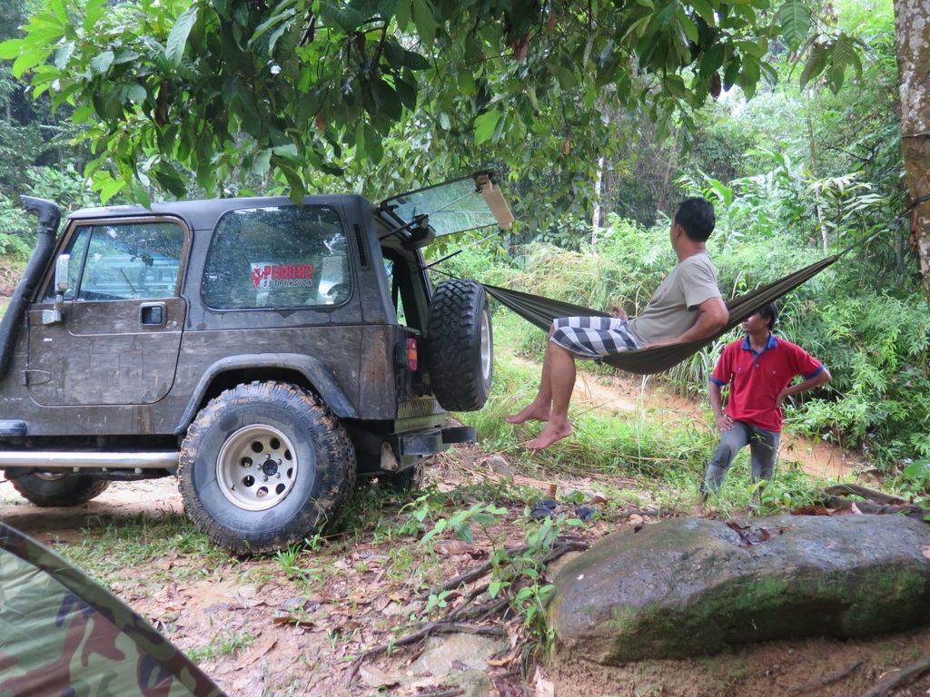 1487401526_2346552_z