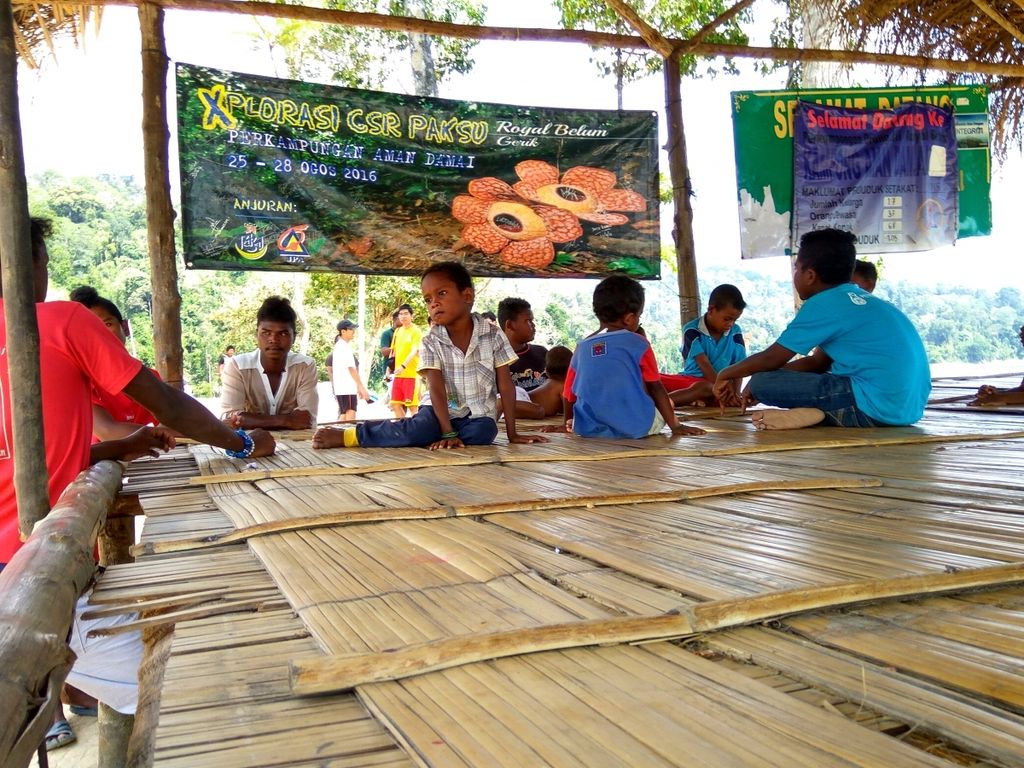 1487402328_2753491_z