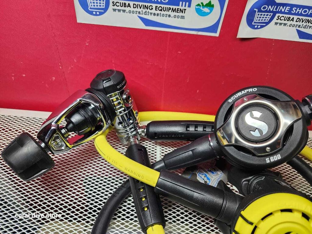 Scubapro MK25 EVO S600 R105 octopus set – CORAL DIVE STORE Scubapro MK25 EVO S600 R105 octopus set – CORAL DIVE STORE