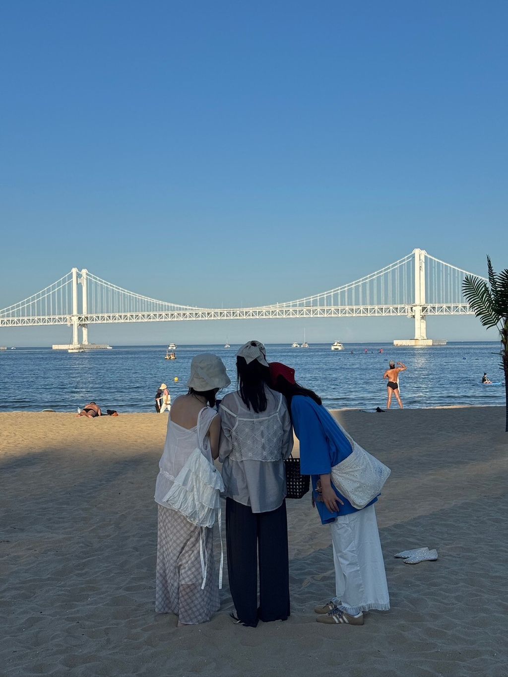 LINE_ALBUM_2025611_250708_451