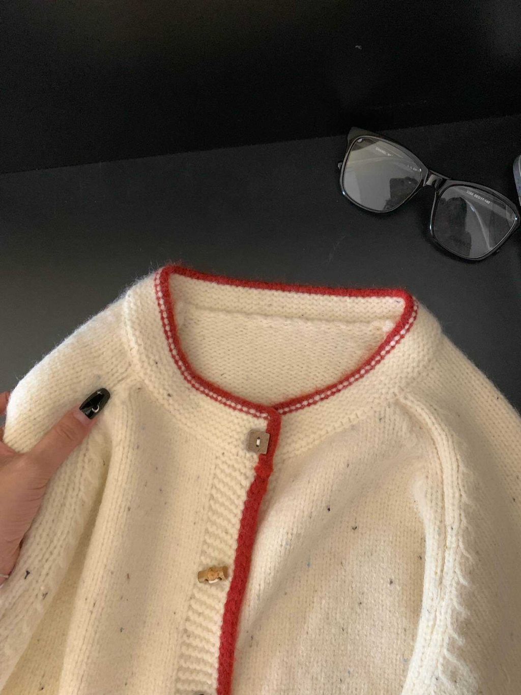 LINE_ALBUM__63185複古木扣開衫毛衣 p400_251110_51