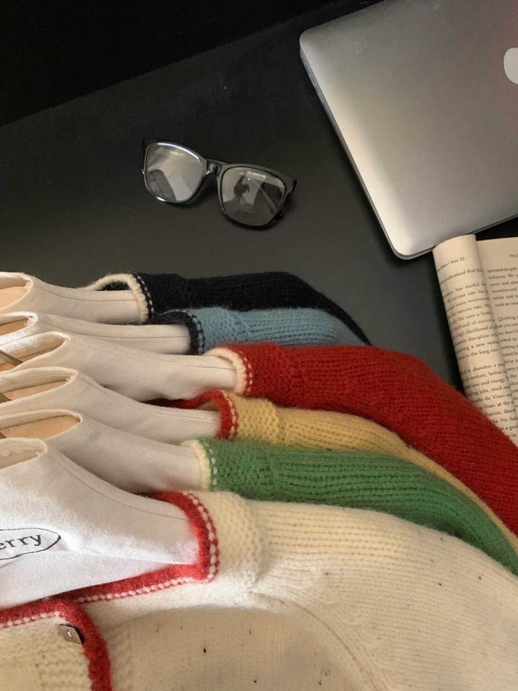 LINE_ALBUM__63185複古木扣開衫毛衣 p400_251110_56