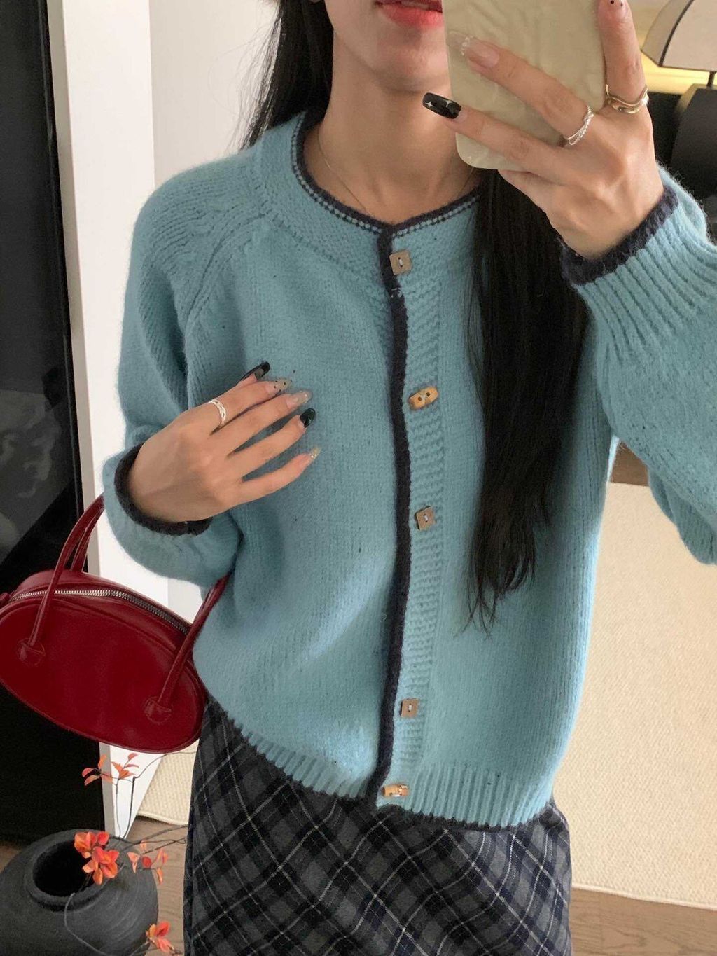 LINE_ALBUM__63185複古木扣開衫毛衣 p400_251110_46