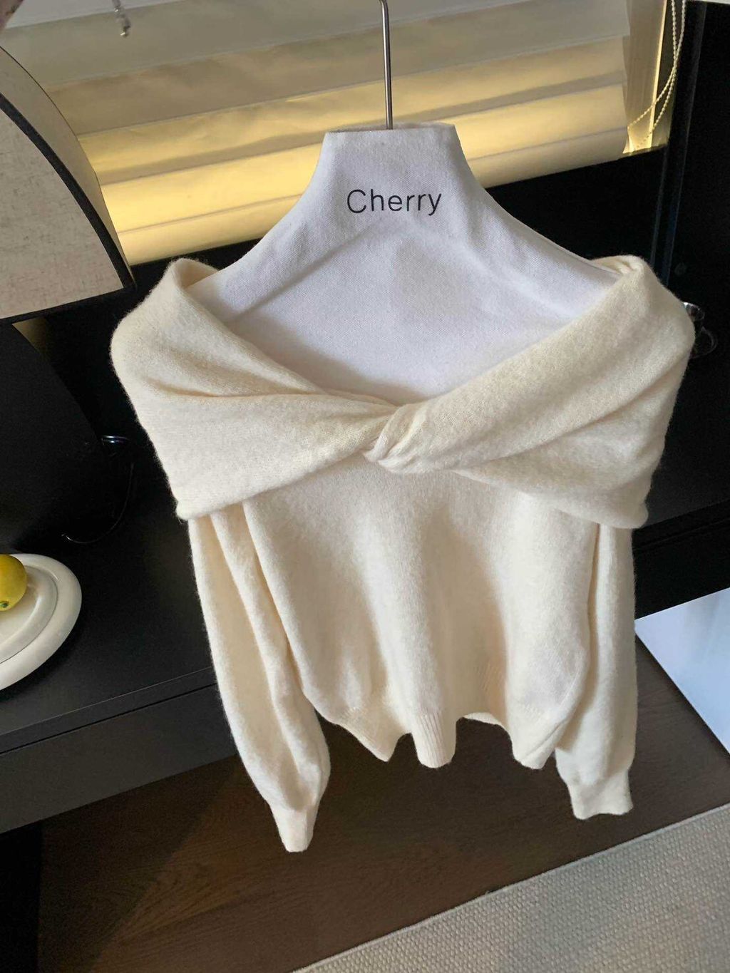 LINE_ALBUM__63214 一字領扭結針織衫 P290 長47胸43_251111_1