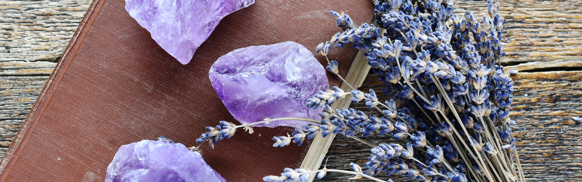 J.C. Gemstones~療癒輕珠寶~Healing Jewelry - 讓大地孕育的礦石力量，療癒你陪伴你成長。