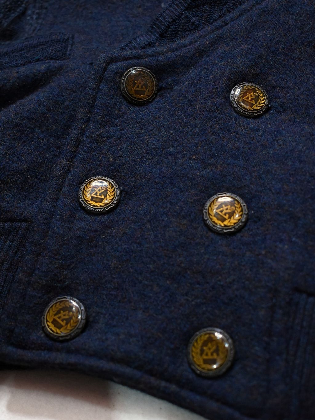 4 (5)