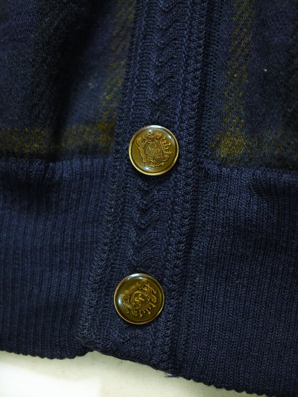 11 (12)