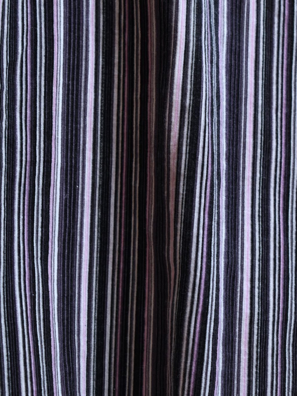4 (8)