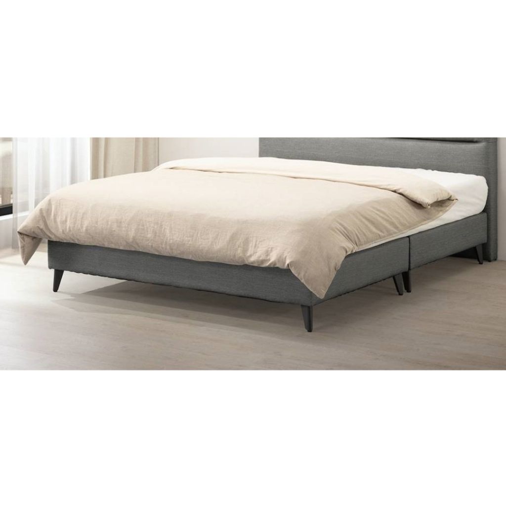 tw-11134207-7qukx-lg63n3r6i96p97
