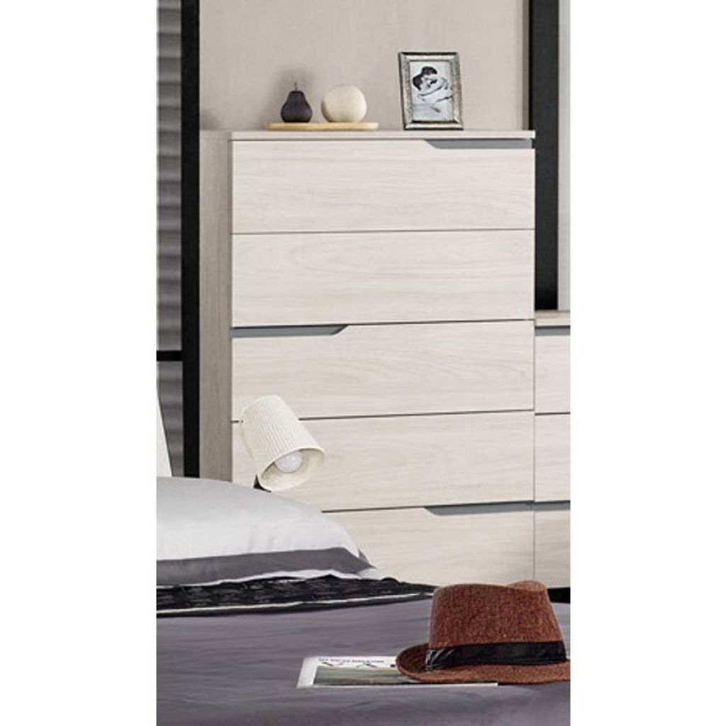 tw-11134207-820la-ml66m3q89b0kaa