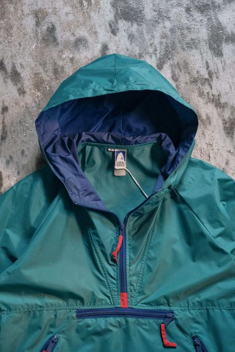 FA923AA7-D61C-42A4-AEF9-AA1C86BAD3FC