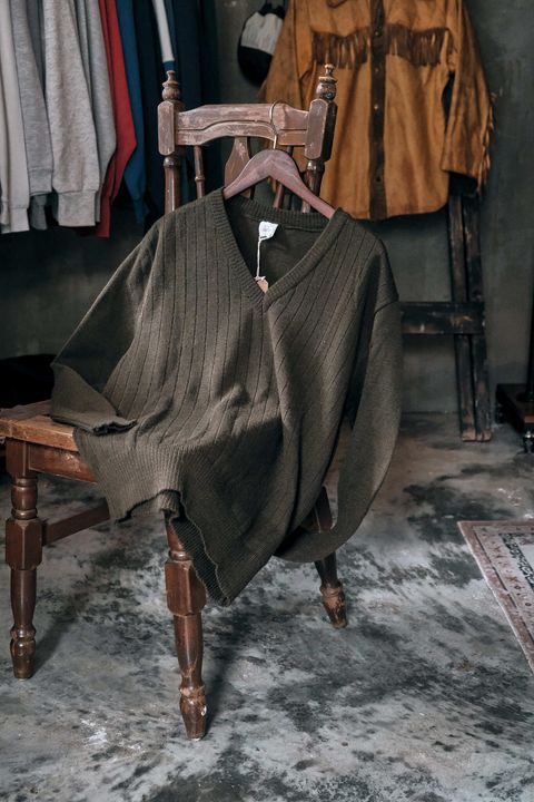 EDB6A676-BC81-4E22-8215-6624952436FA