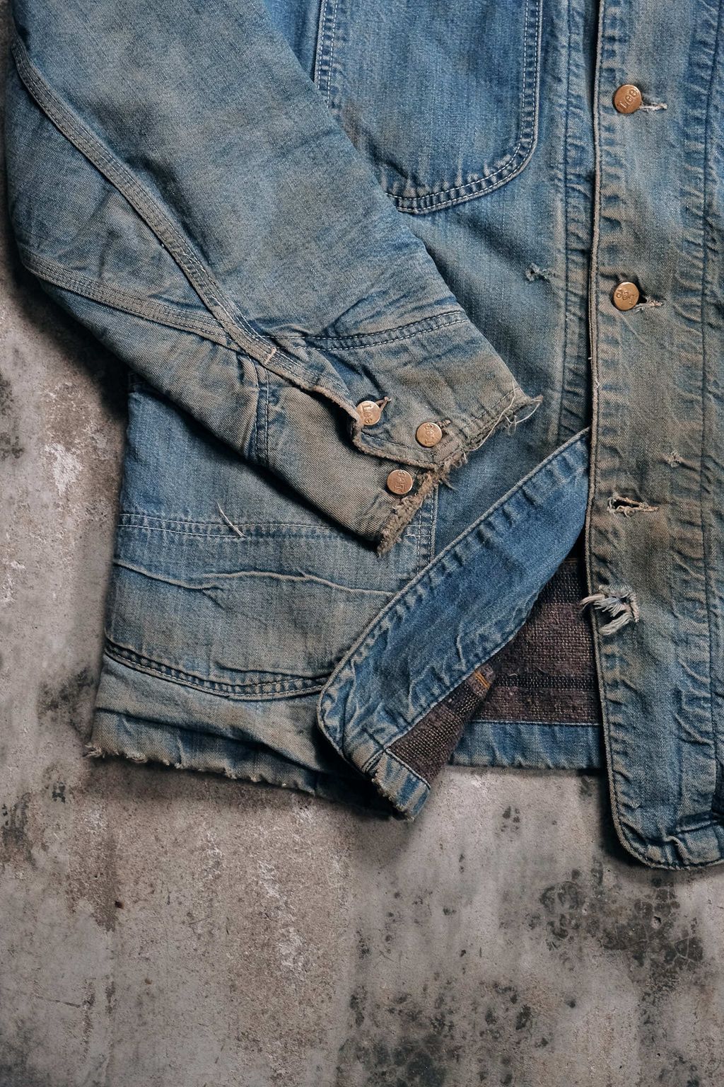 C5A58652-EFA2-4CB2-8C9B-1C7DD81D779D