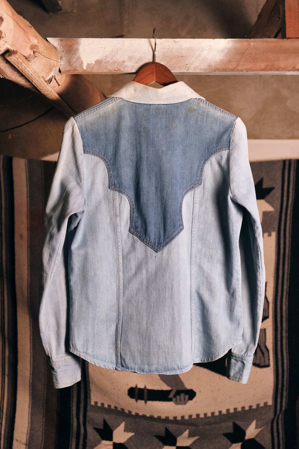 DAAB1C1F-50B8-4106-8E48-B53BDDEC8FF9