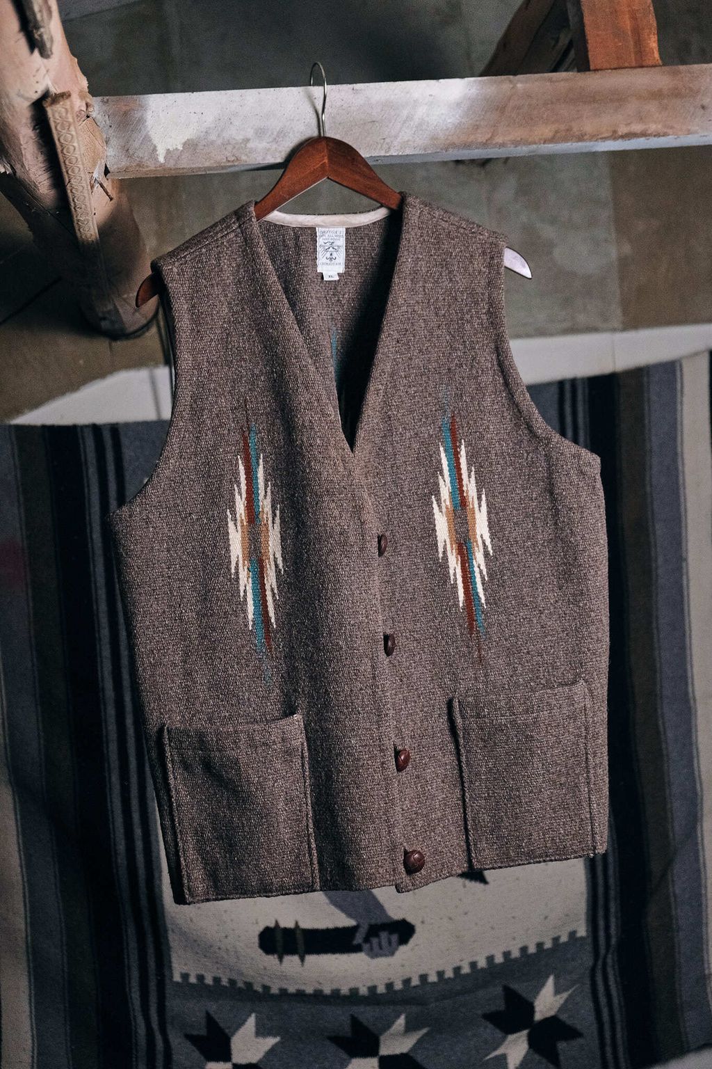 3DEF18C9-ECDE-4637-93FA-BC3BA389E368