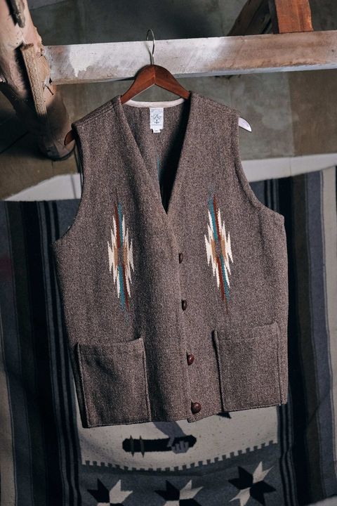 3DEF18C9-ECDE-4637-93FA-BC3BA389E368