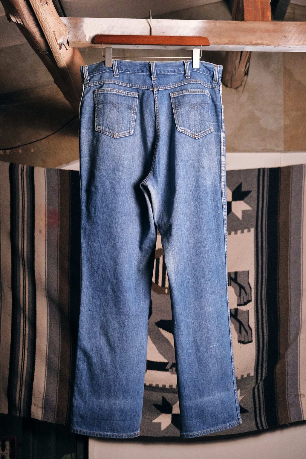 7B10191F-B6E4-47DF-AD40-FF5A35563103