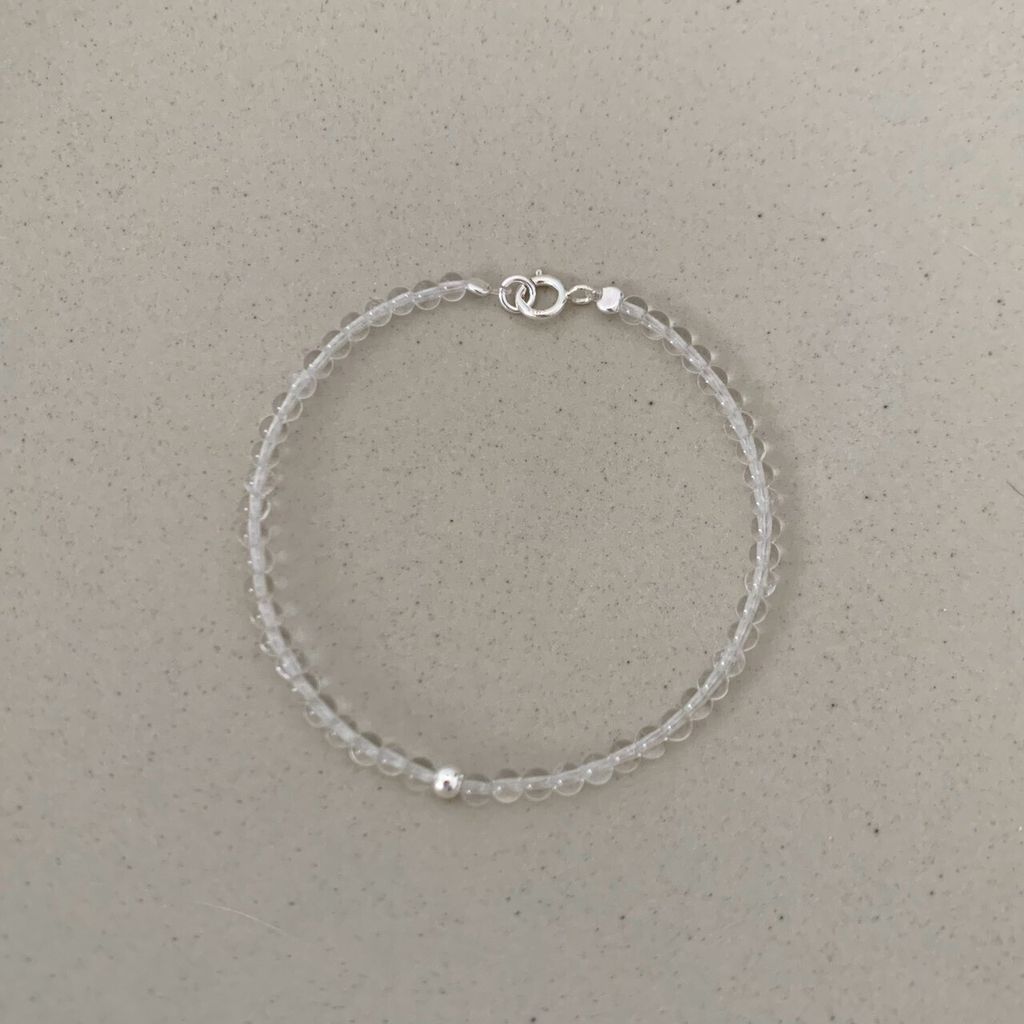 106909572