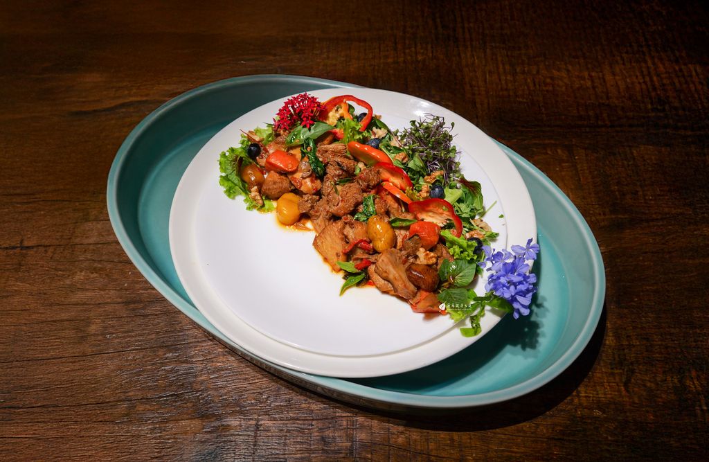 2633黑鑽三杯菇 意象照 logo