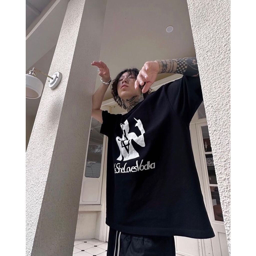 tw-11134207-7qula-liv50xn4q9bobb