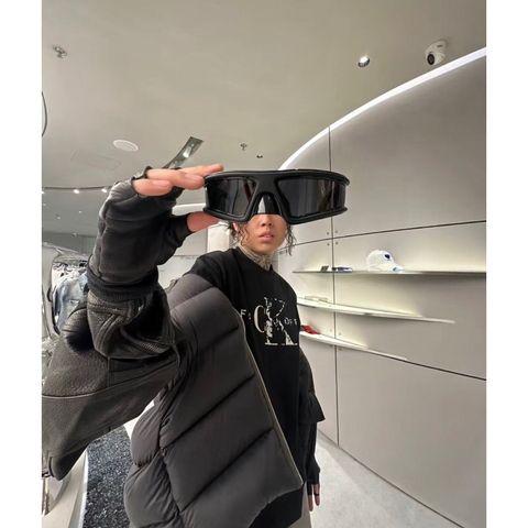 tw-11134207-7qul5-liv55frbhpaa65